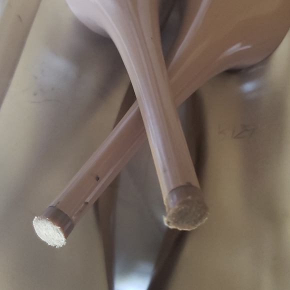 Heels size - Picture 7 of 8